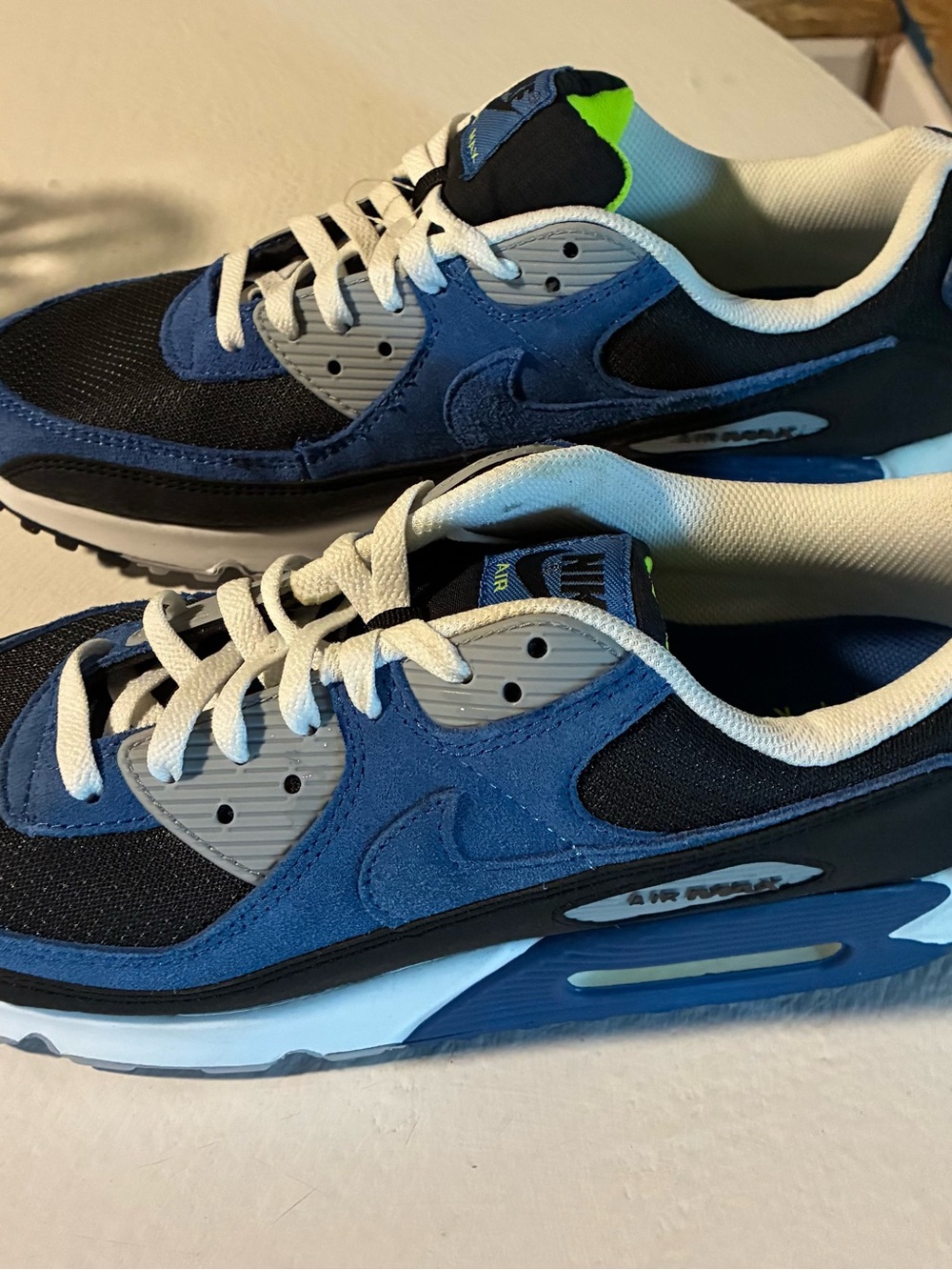 NWOT NIKE AIR MAX 90 MENS Atlantic Blue VOLT, Lace Up Closure Suede and Mesh